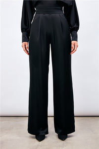 PANTALON PALAZZO SATINADO CON PLIEGUES EN LA CINTURA EN COLOR NEGRO